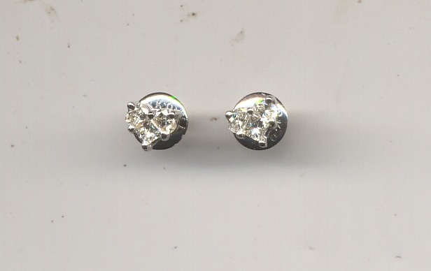 Beautiful18 Kt Gold  Natural Diamond Earing